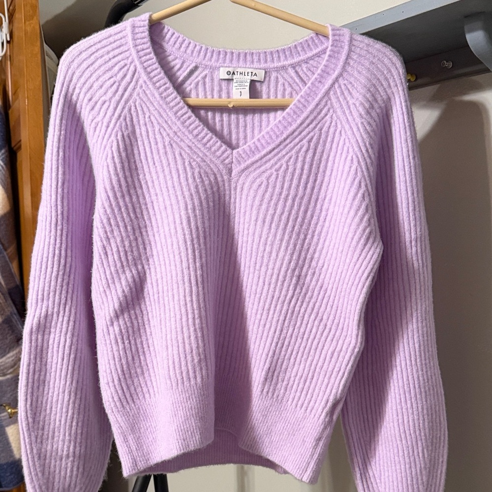Athleta Women's Light Purple V-Neck Sweater